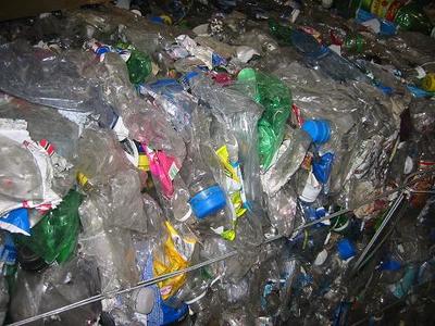 可樂瓶面料 - 再生纖維生產